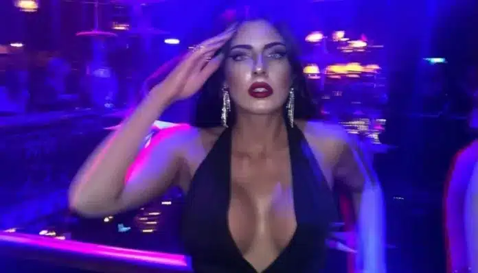 Κόρη πασίγνωστου Έλληνα πολιτικού μαγνητίζει τα βλέμματα (ΦΩΤΟ)