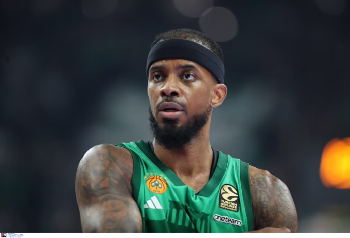 «Έσπασε» κάθε ρεκόρ στα τρίποντα το τριφύλλι