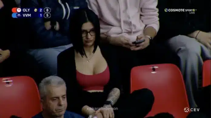 πήγε να δει βόλεϊ Ολυμπιακού και μας... θάμπωσε